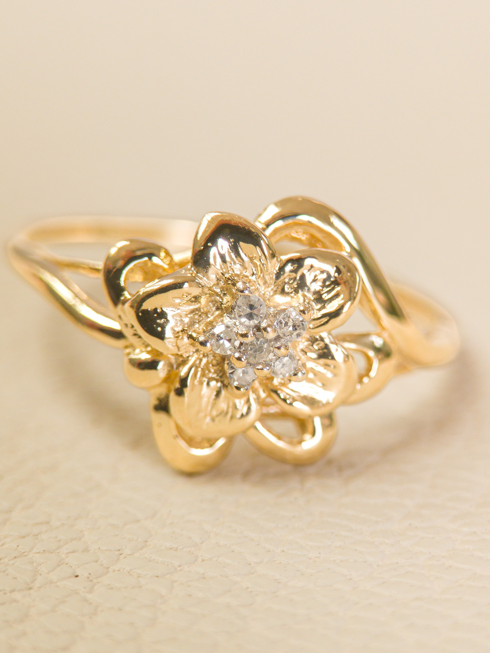 Heng Ngai 14k Gold Diamond Flower Ring, Sz 6.5, 1.8g